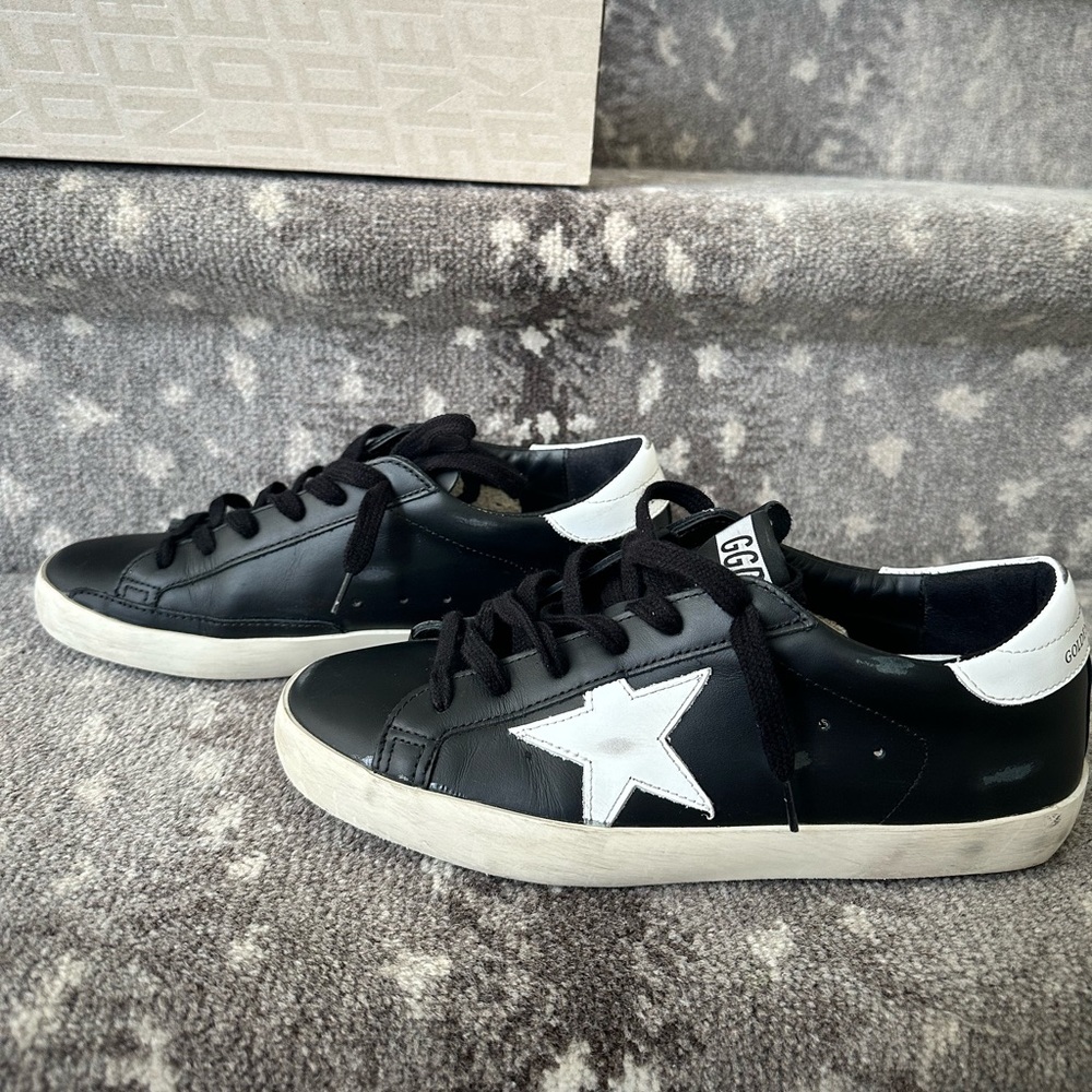 Golden Goose Superstar Sneakers Black & White size 9/39